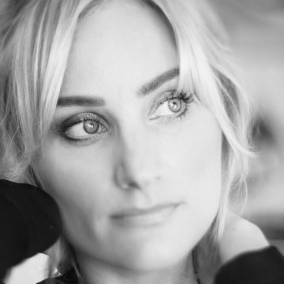 Meet your Posher, Dawn - Picture 1 of 1